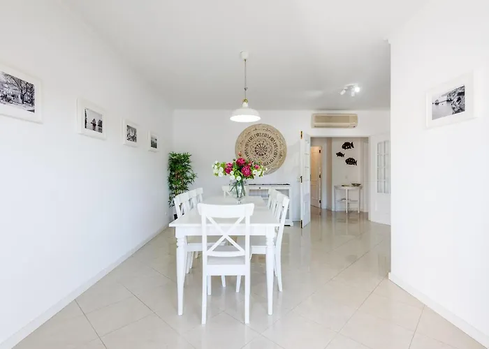 Apartment Amazing In Albufeira